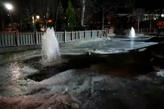Ankara'da Eksi 10 Derece Soğuk! Kuğulu Park Dondu