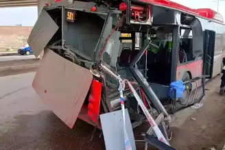 Ankara'da Tır-Otobüs Kazası: 1 Ölü, 1 Yaralı