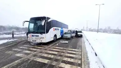 Çaycuma'da Buzlanma: Zincirleme Kaza!