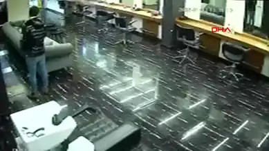 Depremzede'nin 100 Bin Lirası Çalındı!