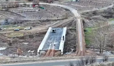 Yeni Köprü İnşaatı Güdül'de Devam Ediyor