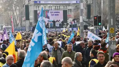 Kamu Çalışanları Ankara'da Geçim Sıkıntısını Protesto Etti