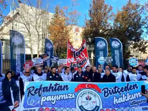 Memurlar Eylemde: Maaşlara Yetersiz Zam Protestosu