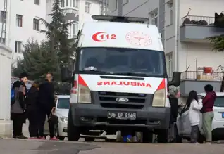 Keçiören'de Ev Yangını: 8 Kişi Dumandan Etkilendi