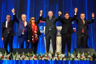 AK Parti'de 360 Vekil Hedefi: Seçim Kararı İçin Hamle