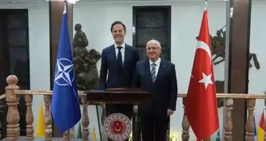 NATO Genel Sekreteri, Türkiye'deki Savunma Bakanı ile Görüştü