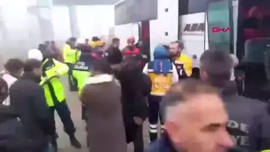Niğde-Ankara Otoyolunda Otobüs-TIR Kazası: 8 Yaralı