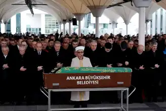 Orgeneral Bayraktaroğlu'nun Annesi Vefat Etti