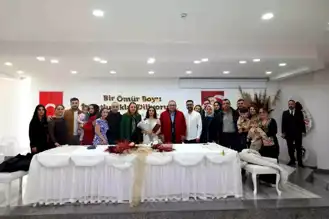 Sevgililer Günü'nde Karaoke Nikah Sürprizi!