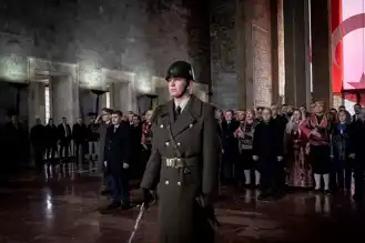 Vali Şahin, Atatürk'ün Ankara'ya Gelişini Anıtkabir'de Anıyor