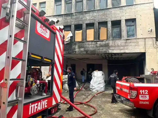 Altındağ'da Atık Deposunda Yangın!