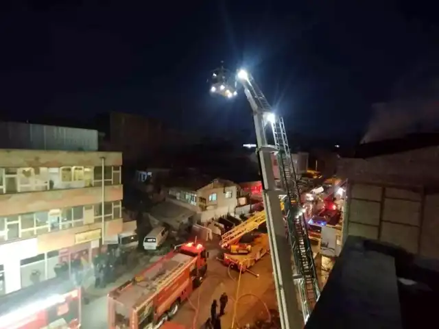 Ankara'da Boya Atölyesi Yanıyor!
