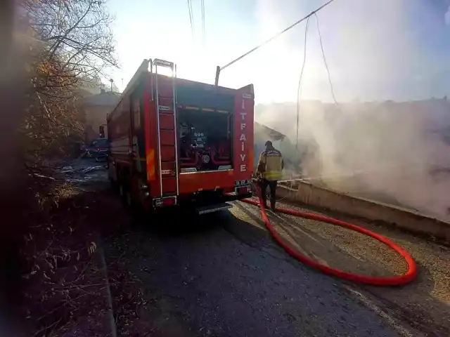 Ankara Mamak'ta Gecekonduda Yangın!