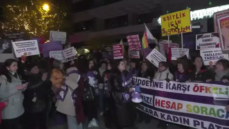 Ankara'da Kadınlar Şiddete Karşı Sokakta