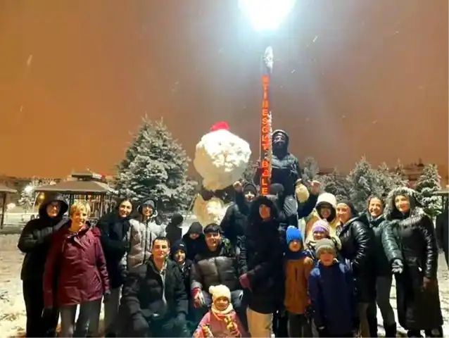 Ankara'da Kar Keyfi: Çocuklar Sevindi, Sürücüler Zorlandı