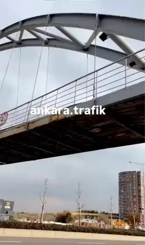 Ankara Metro Üst Geçidi Tehlikede! Düşme Tehlikesi!