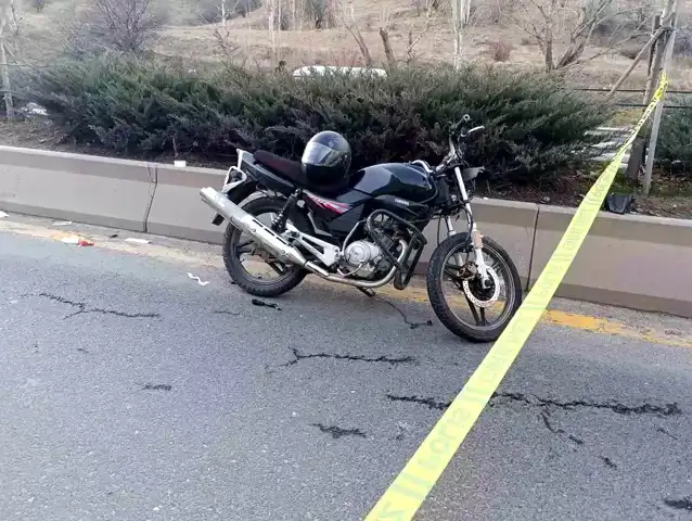 Ankara'da Motosiklet Kazası: 16 Yaşındaki Genç Ağır Yaralı