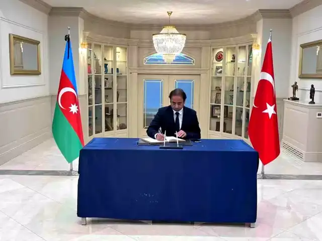 Azerbaycan Uçağı Kazasında 38 Kişi Hayatını Kaybetti