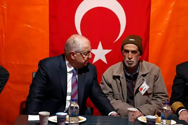Bakan Güler'den Şehit Akıncı'ya Taziye Ziyareti