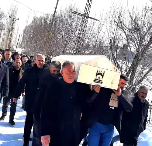 Eski Sendika Başkanı Güvercin, Toprağa Verildi
