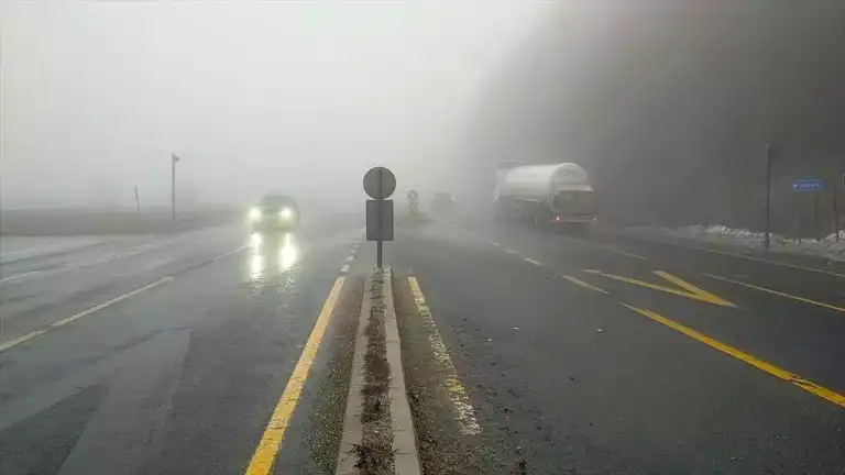 Bolu Dağı'nda Sis Uyarısı: Ulaşım Zor
