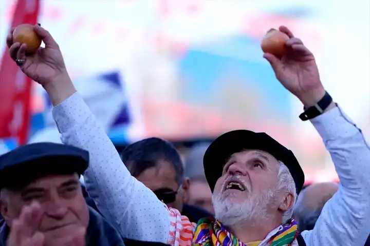 Özgür Özel'den Asgari Ücrete Tepki!