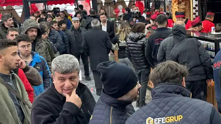 1 TL'lik Döner Ayran, 3 Saatte Tükendi!