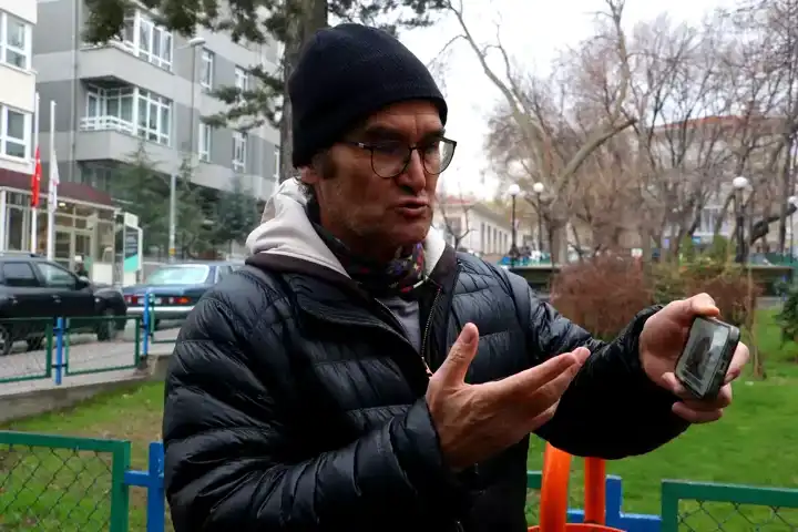 Emekli Antrenör Kartalkaya'da 11 Kişiyi Kurtardı!
