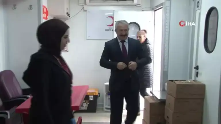 Emniyet Müdürü'nden Kızılay'a Kan Bağışı