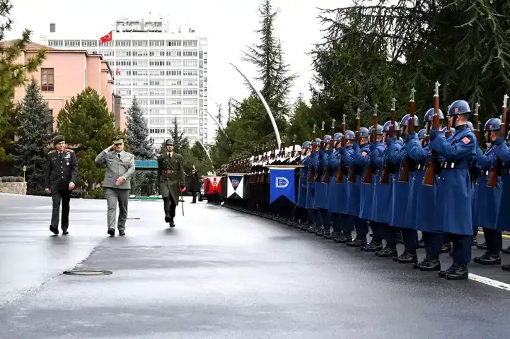 İki Ülke Genelkurmay Başkanı Görüştü