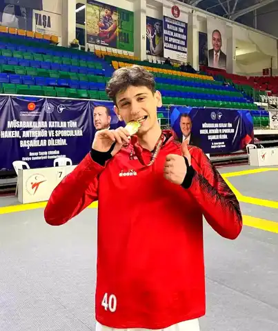 Hamza Uzun, Türkiye Taekwondo Şampiyonu!