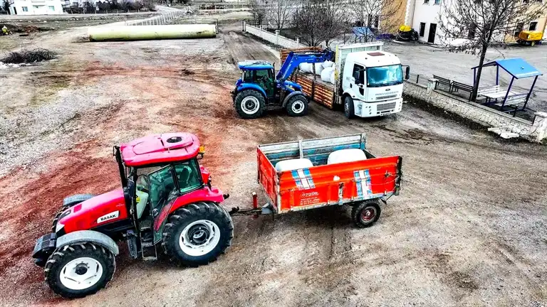 Gölbaşı'nda Çiftçilere 55 Ton Mısır Silajı Desteği