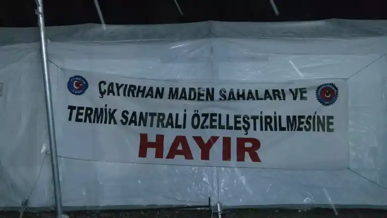 Maden İşçileri Kar Yağışında Direniyor