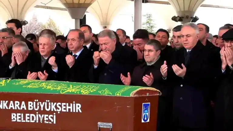 Bayraktaroğlu'nun Annesi Veda Edildi