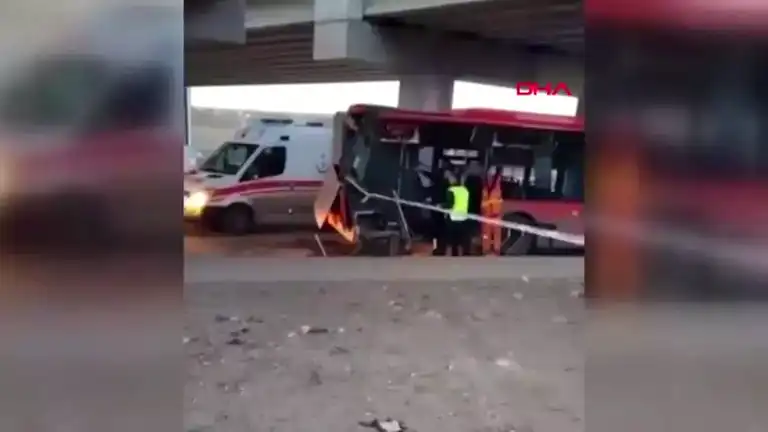 Sincan'da Belediye Otobüsü-TIR Kazası: 1 Ölü, 1 Yaralı