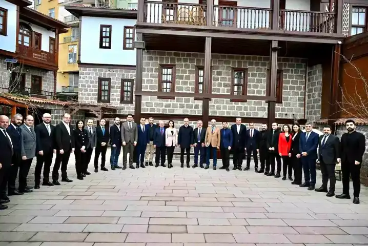 Uraloğlu: Şam ve Halep'te Radar Yok!