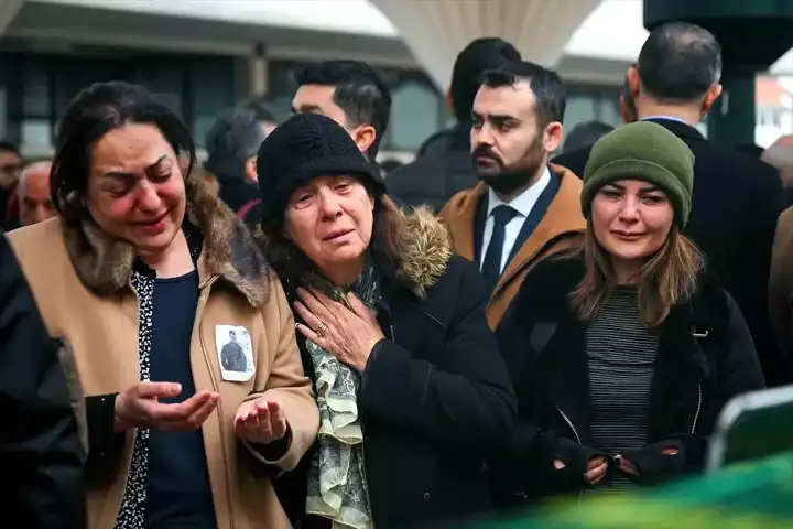Yangında Ölen Genç Doktor Öğrencisi Son Yolculuğuna Uğurlandı